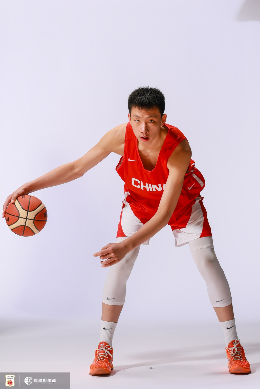 媒体人：中国U18男篮内线的巨大优势没发挥出来 三个中锋只得12分